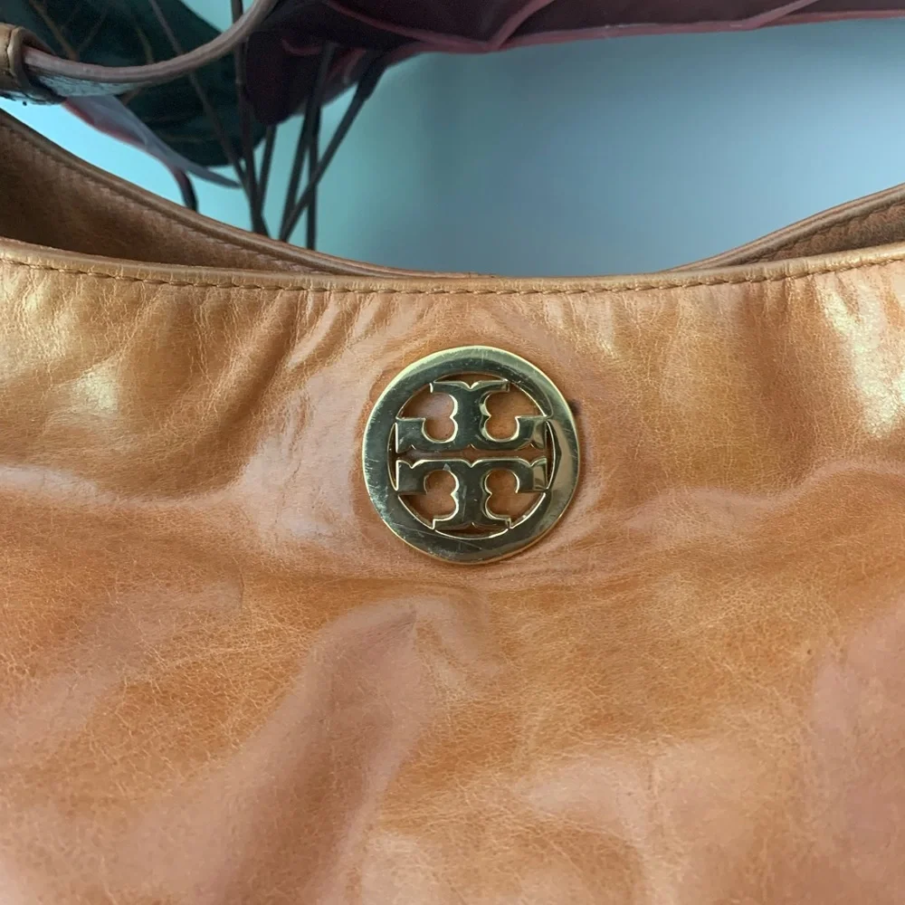 Tory Burch Large Preloved Shoulder Bag - Picture 5 of 13